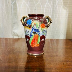 VTG 1950’s Japanese Satsuma Moriage Vase Hand Painted Gold Trim